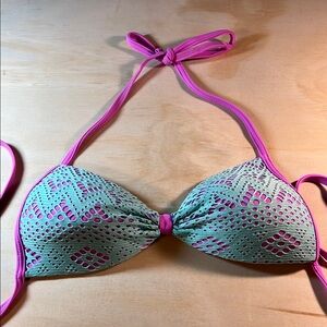 NWOT So Brand Pink and Teal Bikini Top